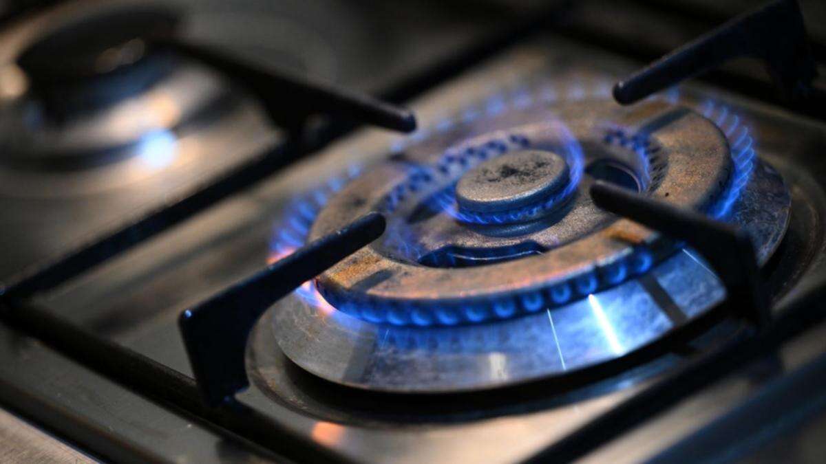 'Dangerous': Calls to premier for more gas ban rebates