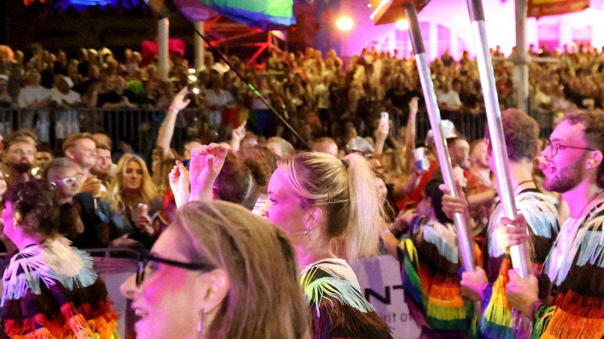 Police face 2025 Mardi Gras ban