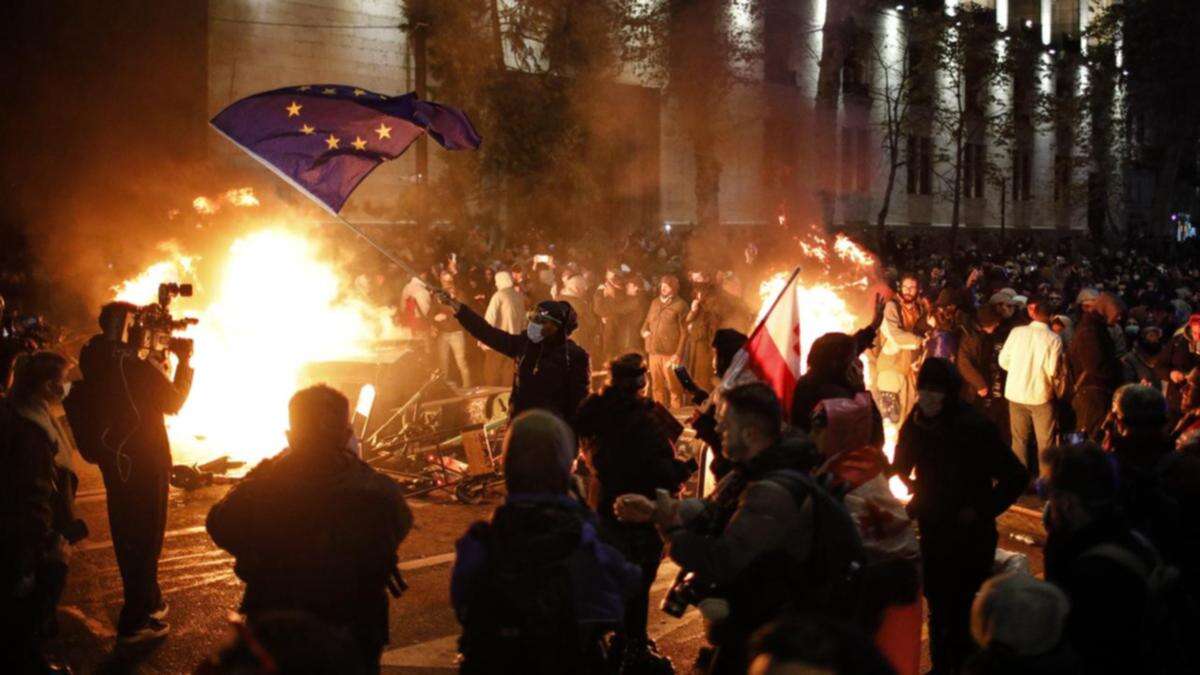 Georgian protesters, police clash after EU talks halted