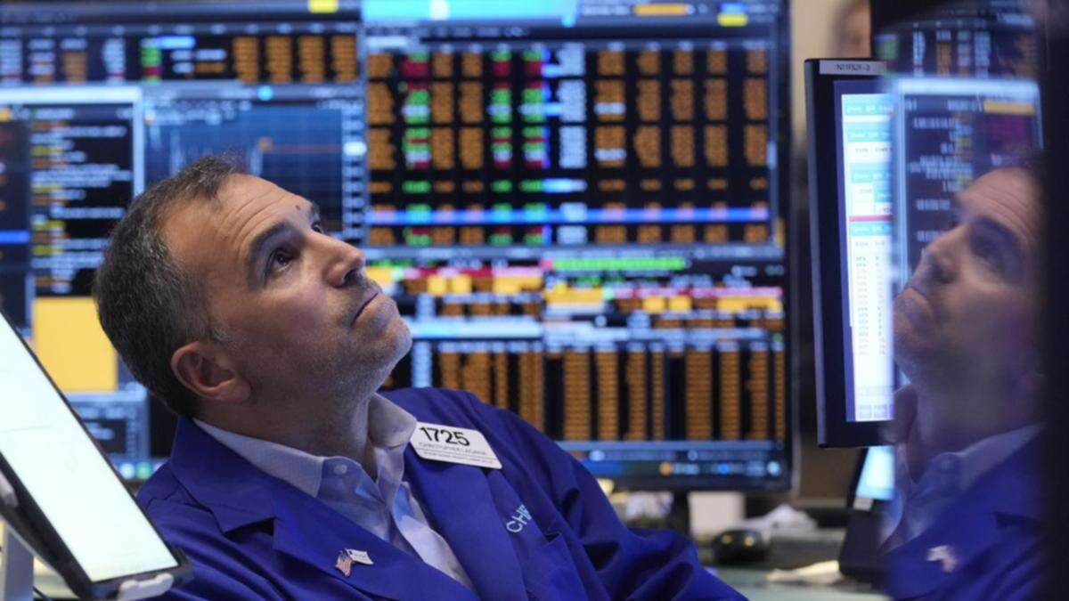 Wall St muted amid focus on US data, Fed commentary