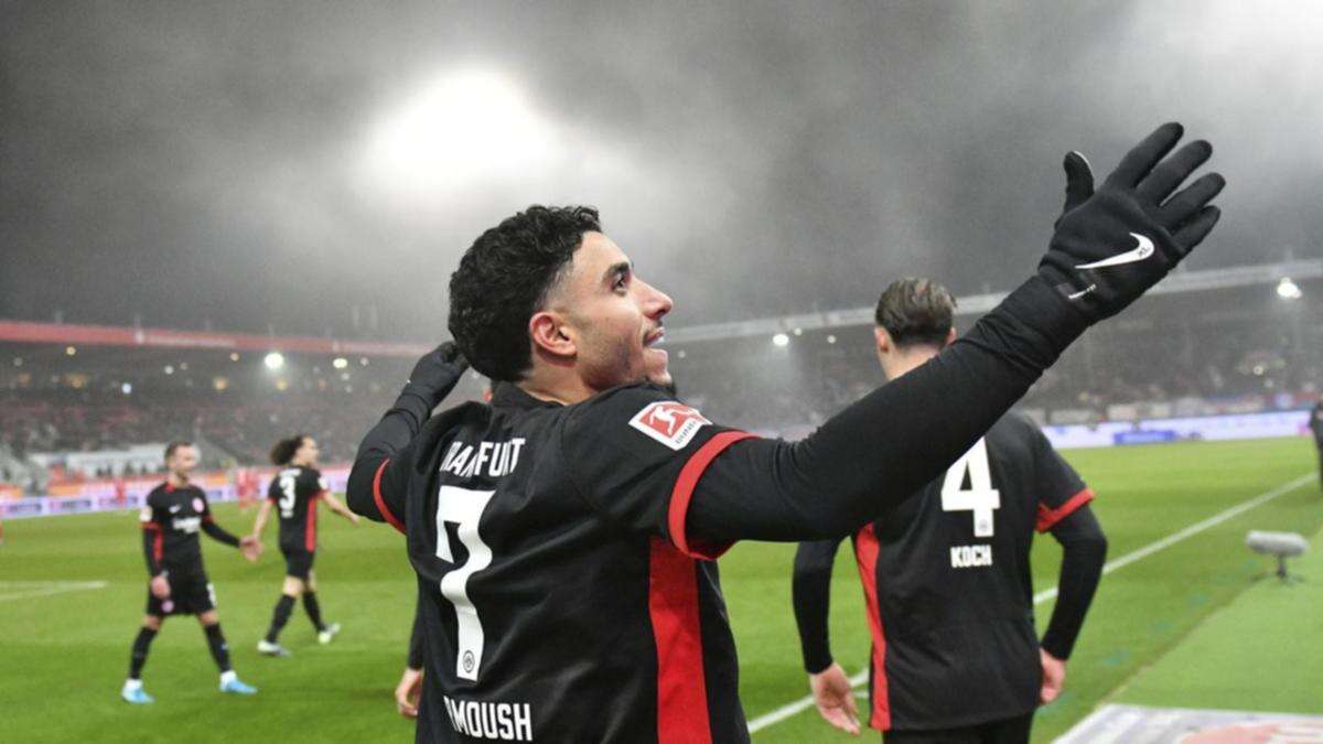 Marmoush stars as Eintracht win to close gap on Bayern