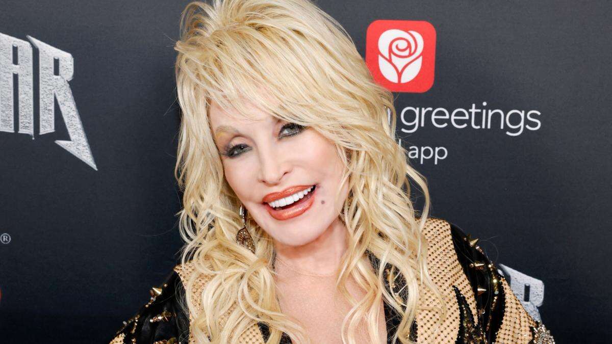 Dolly Parton refuses to work the week of Christmas