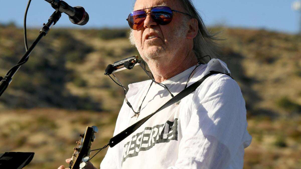 Neil Young 'keen to play Glastonbury 2025'