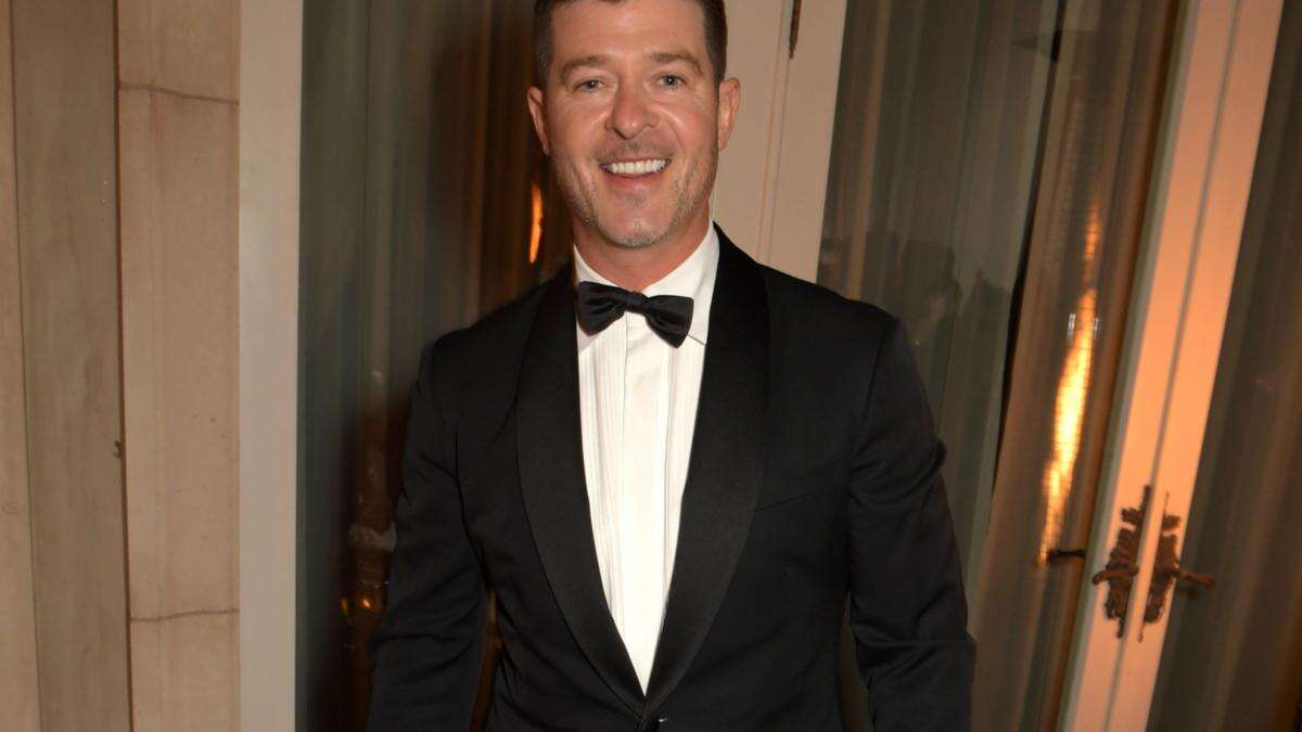 Robin Thicke finds Santa Claus conversation 'stressful'