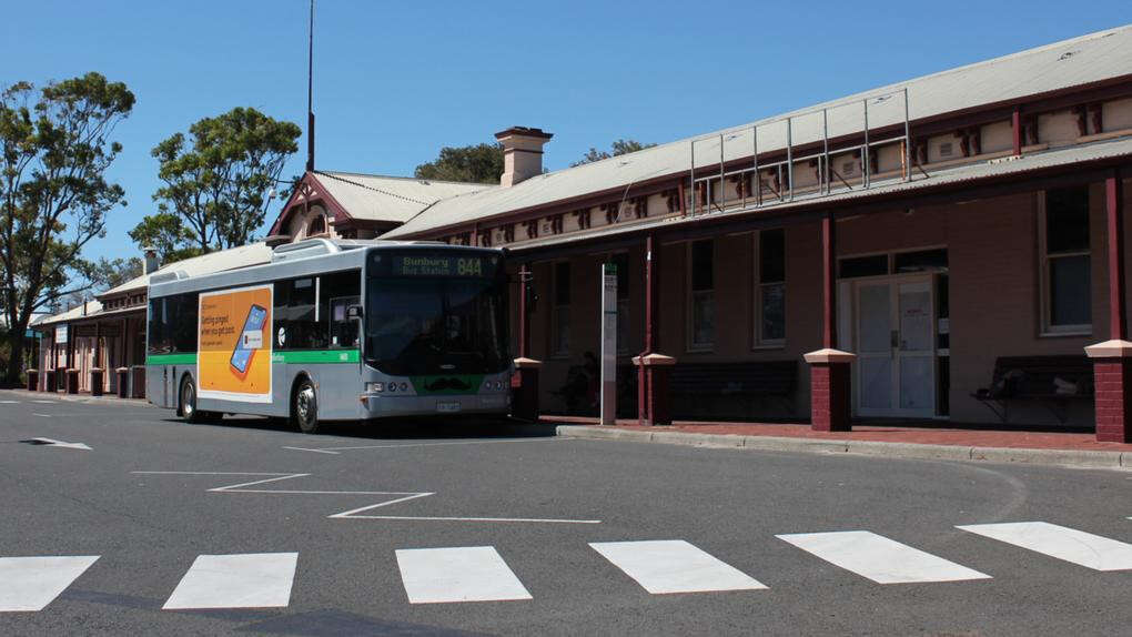 Popular SW hotel issues warning for guests over bus station