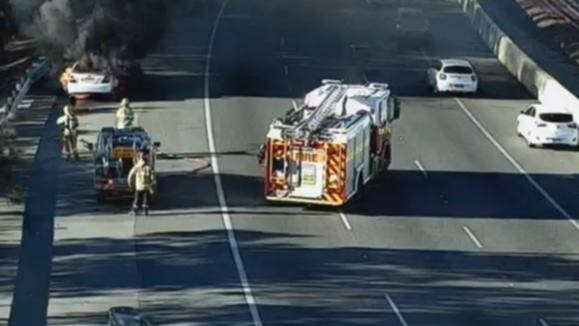 breakingMajor Perth freeway halted by vehicle fire