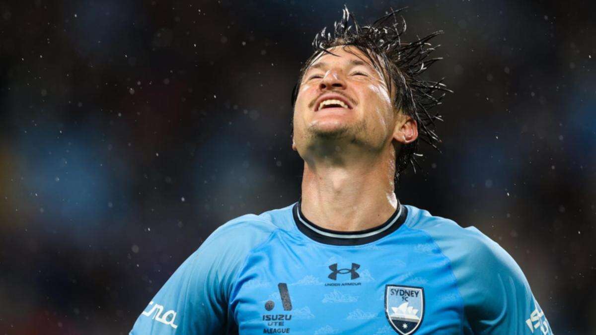 Lolley hat-trick sinks Glory in 3-0 win for Sky Blues