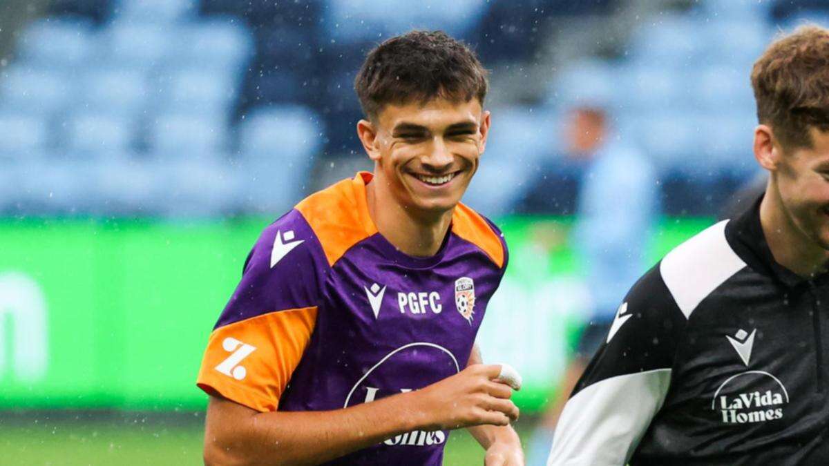 Teenager fires a rocket as Glory stun Auckland 1-0