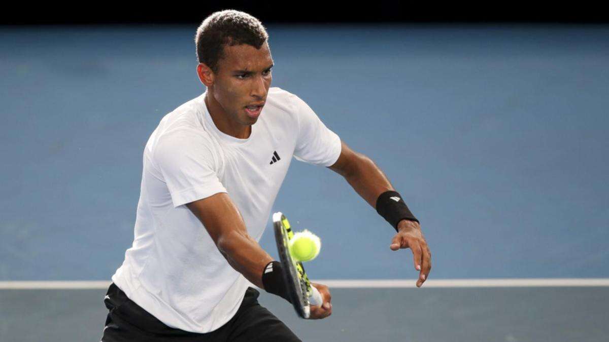 Auger-Aliassime powers to Adelaide International final