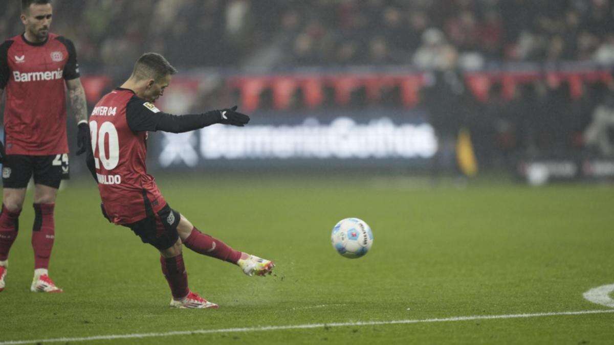 Leverkusen sneak home to keep up pressure in Bundesliga