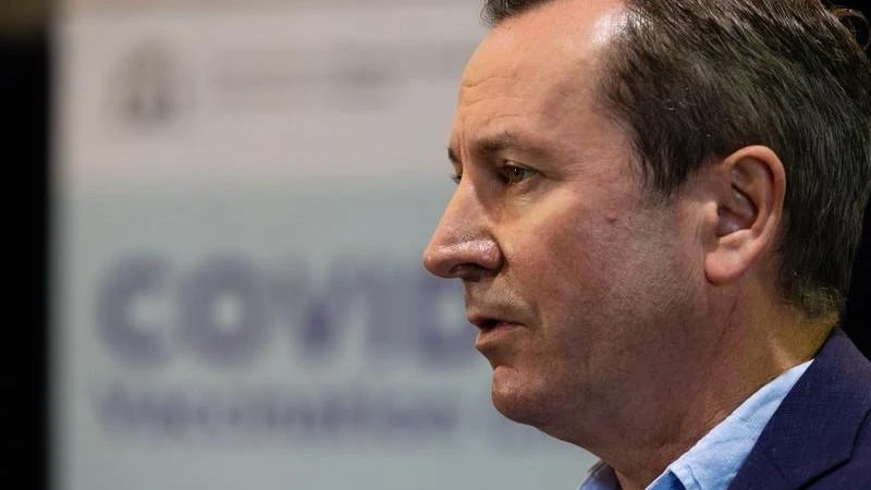 WA brings back COVID hard border for NSW