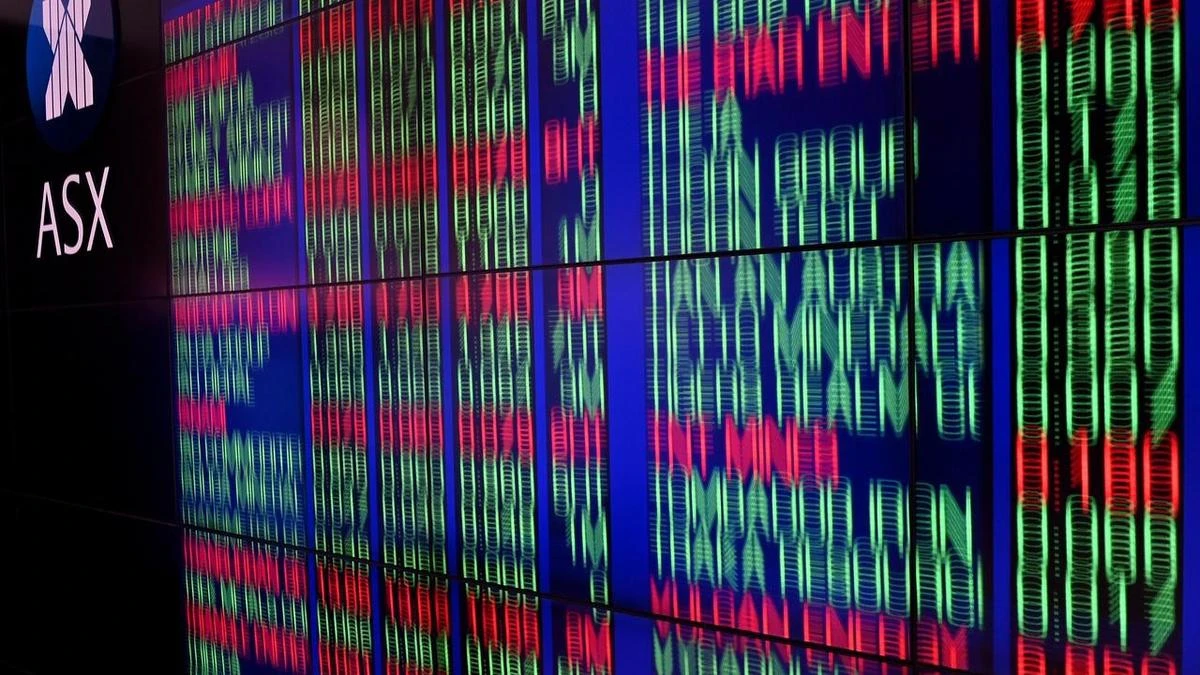 Switch to tech stocks takes ASX lower