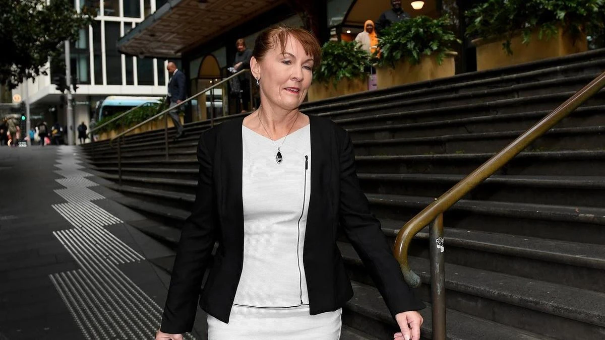 Cop tells trial of prof's cut-up clothes
