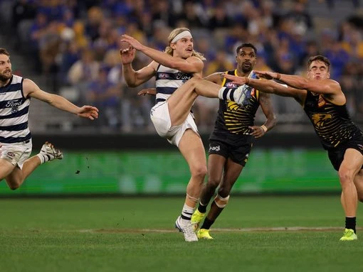Cats coach plays down returning star's meeting