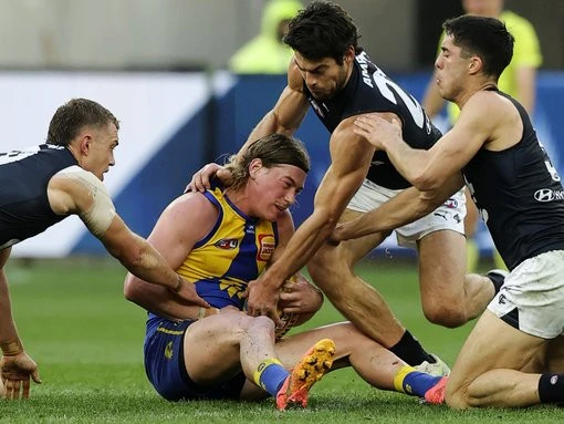 Reid free to play after escaping with fine over elbow