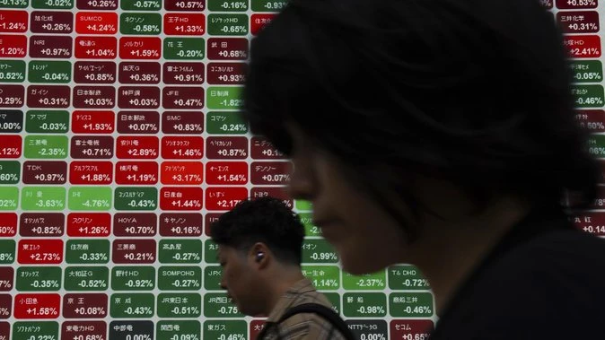 Asian stocks slip as trade, geopolitical tensions weigh
