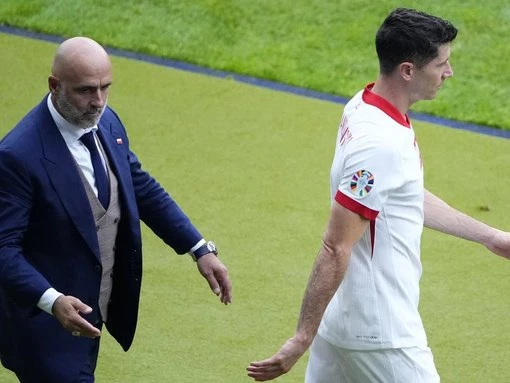 He stripped star of captaincy, days later coach is gone