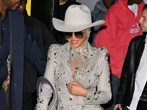 Beyoncé thanks Paul McCartney for penning 'one of the best songs ever made'