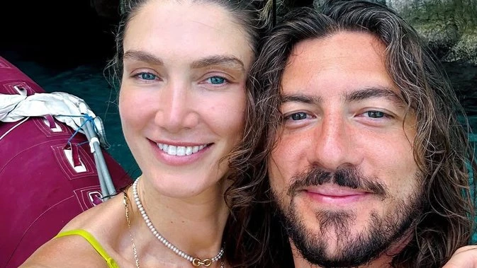 Aussie singer marries partner in destination wedding
