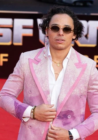 Hamilton star Anthony Ramos calls out Madonna for using iPad during Broadway performance