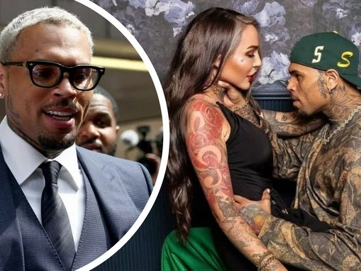 Chris Brown’s wild meet and greet photo sparks backlash