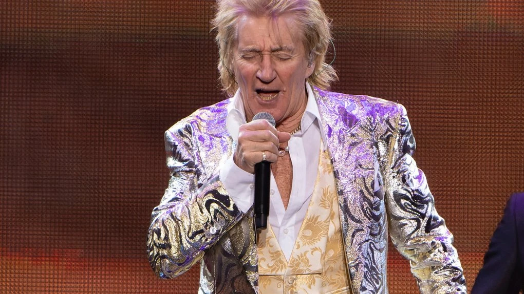 Sir Rod Stewart considered cancelling Glastonbury performance