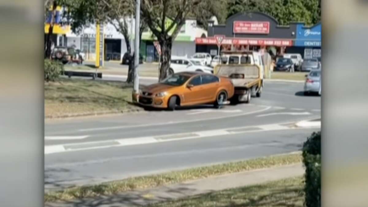 Criminal uses tow truck to steal valuable Holden Commodore in broad daylight