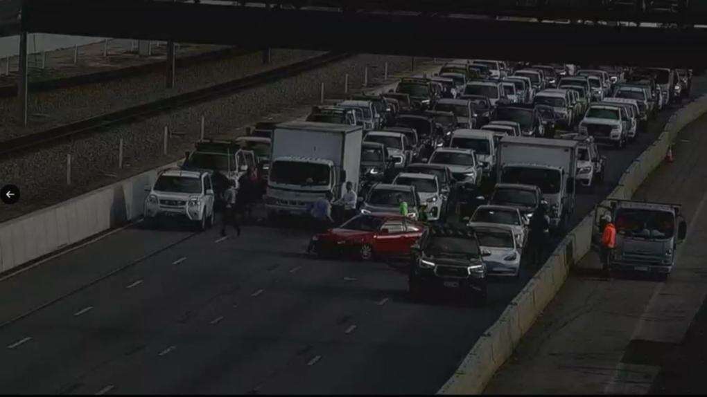 Cars sit bumper-to-bumper after Mitchell Freeway crash