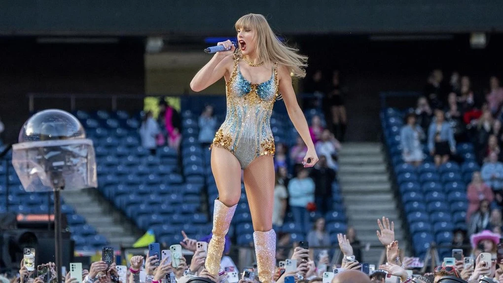 Quake it off: earth moves for Swift at Edinburgh shows