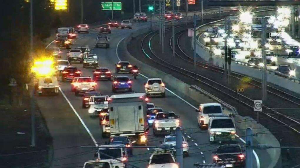 updatedCrashes & breakdowns add to heavy traffic on Kwinana Freeway