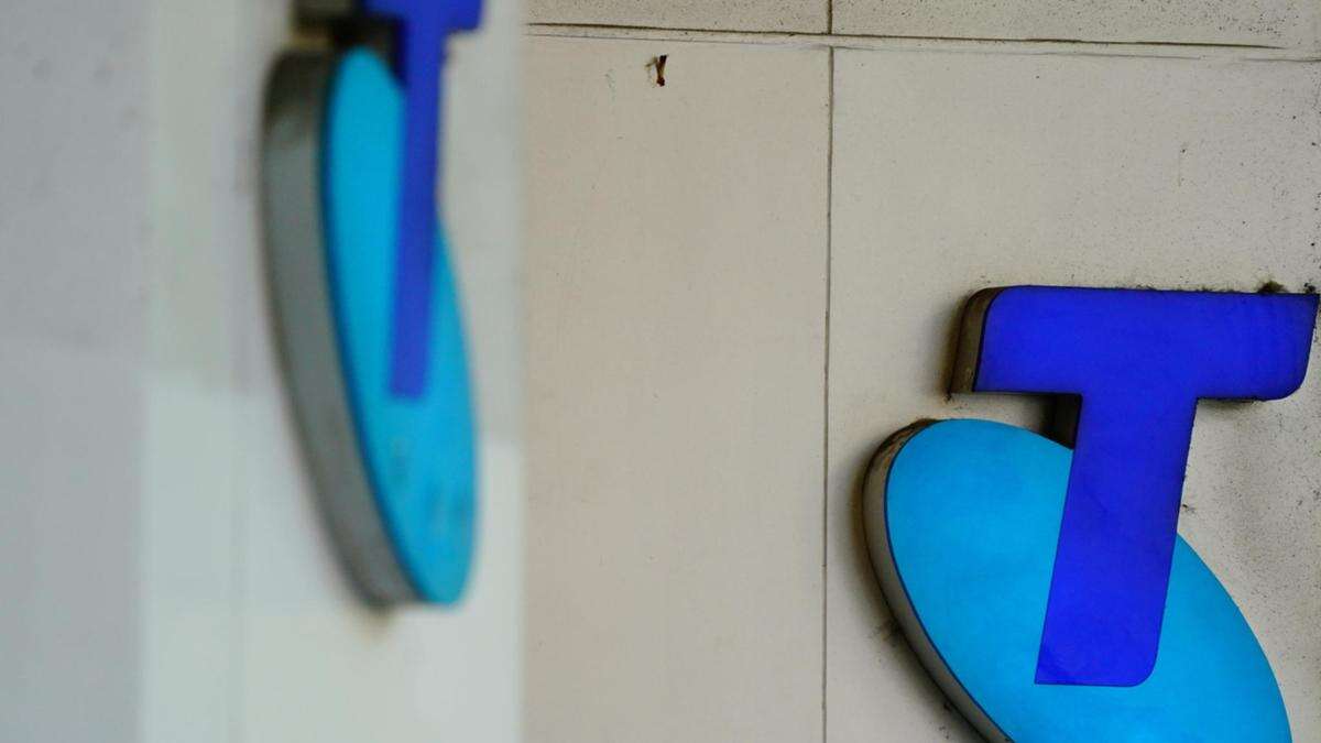 ‘Rip-off’: $2.75 Telstra fee stuns