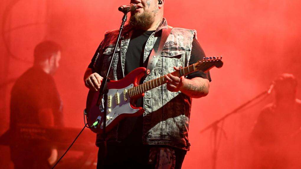 Rag'n'Bone Man reveals stalking experience: 'They were always at the tour bus...'