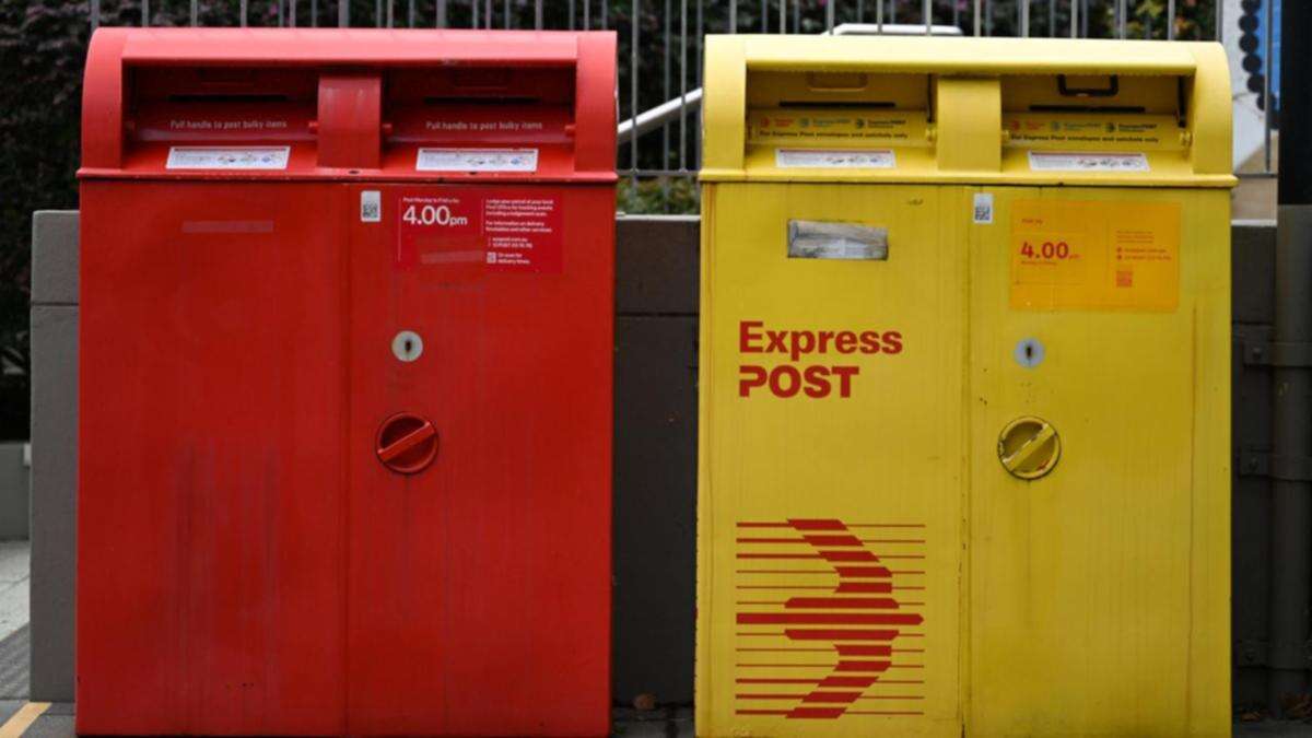 'Two-speed' AusPost delivers year loss as letters drop