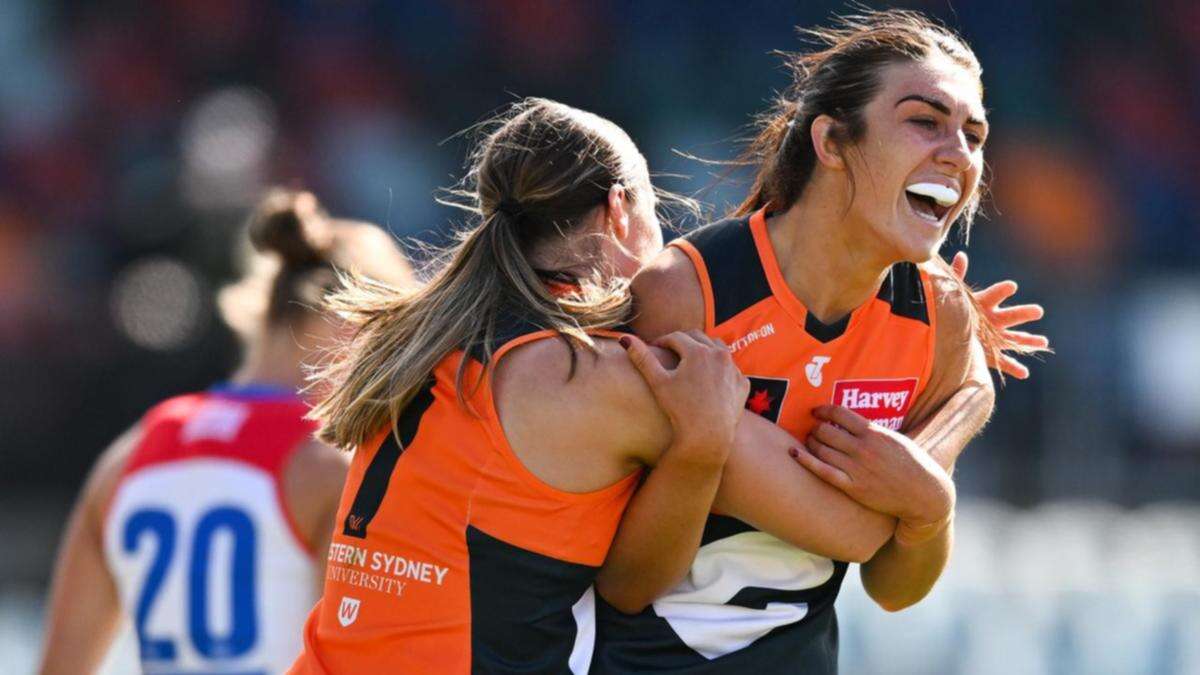 Records fall as Giants storm to AFLW win over Bulldogs