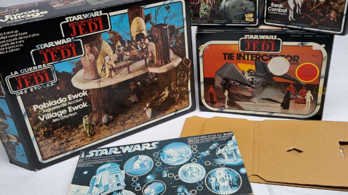 Star Wars memorabilia raises thousands at auction