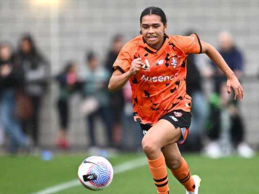 Roar break ALW losing streak as teenager sinks Phoenix