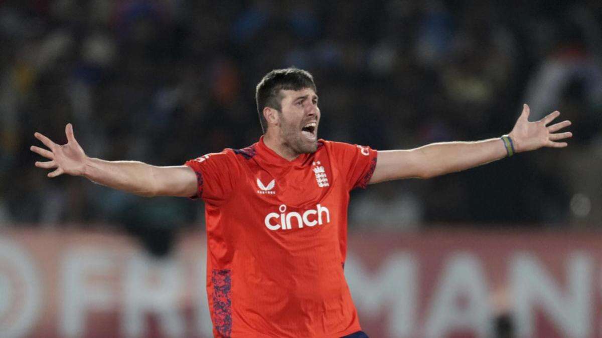 England's Overton admits he let temper boil over in BBL