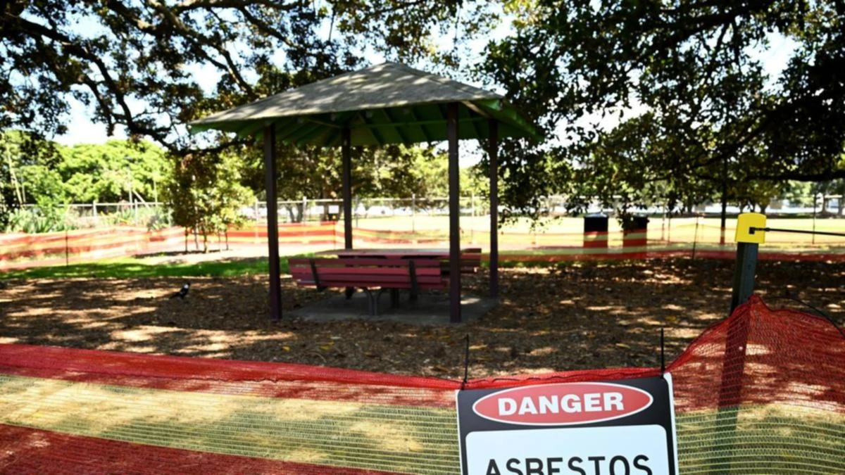 Asbestos tainted mulch might have been sent to firms
