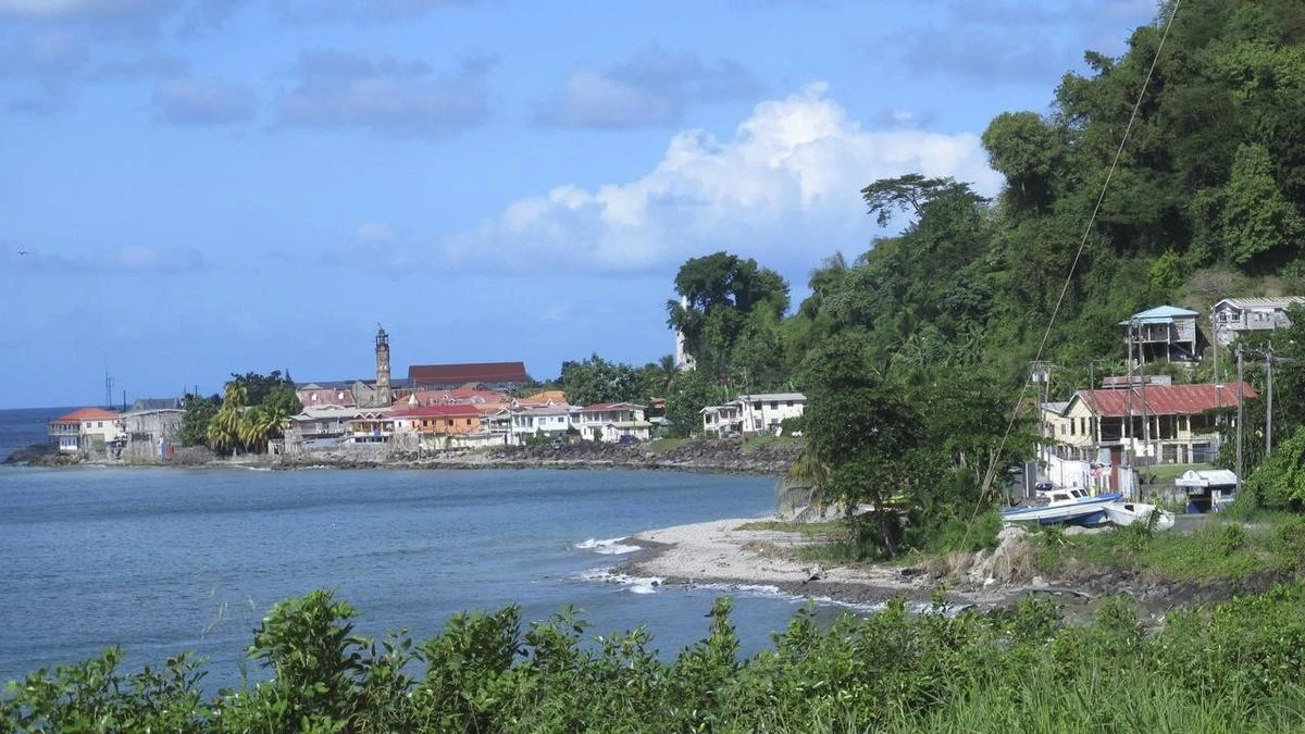 Caribbean yacht 'hijacked by three escaped prisoners'