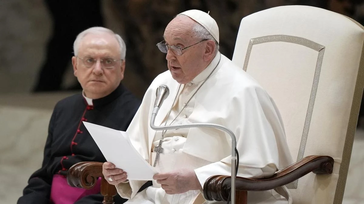 Pope skips reading at audience, says he still has cold