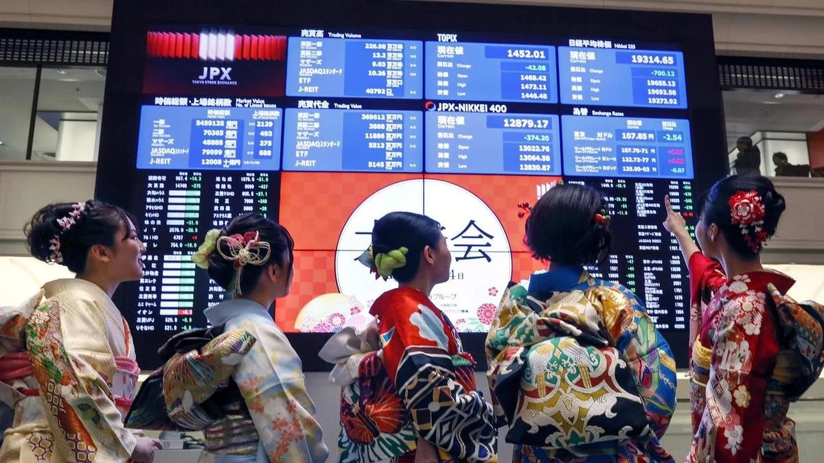 Asia shares pause ahead of inflation data feast