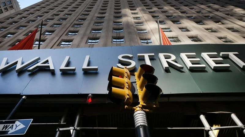 S&P 500 dips from record closing high