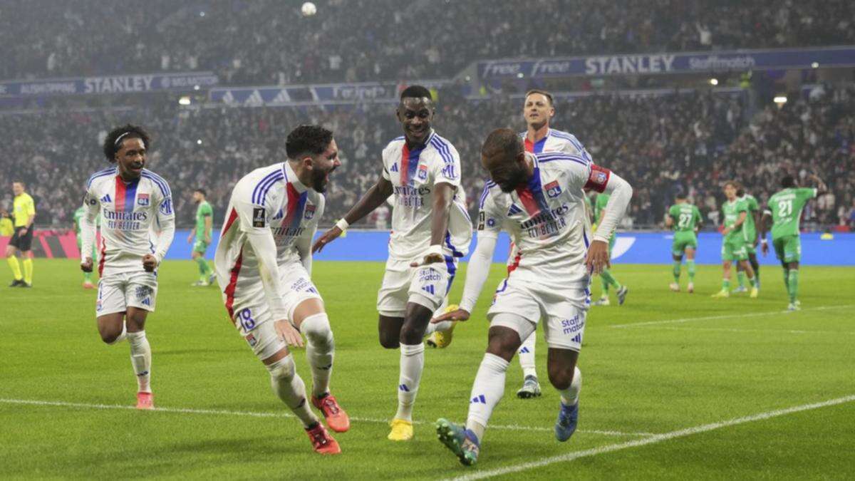 Lyon beat rivals Saint-Etienne, rise in French league