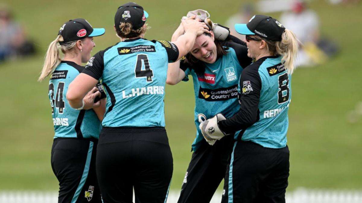 Teenage heat quick breaks WBBL records in crucial win