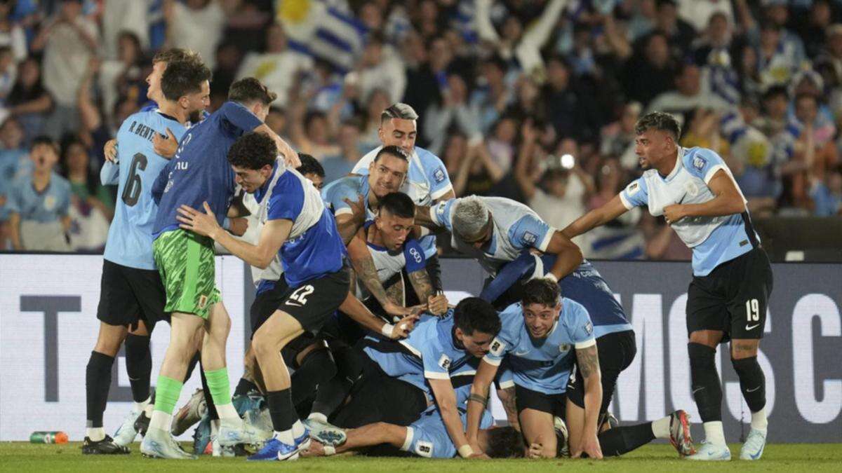 Uruguay ease pressure on Bielsa with last-gasp goal