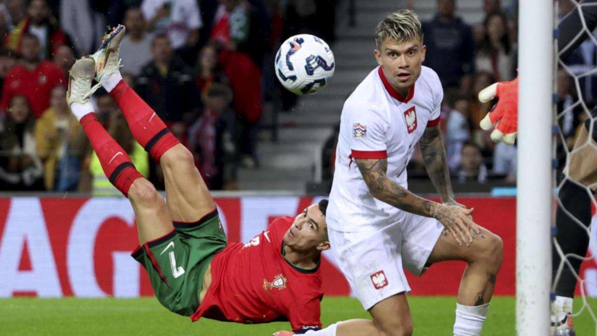 Vintage Ronaldo grabs double as Portugal hammer Poland