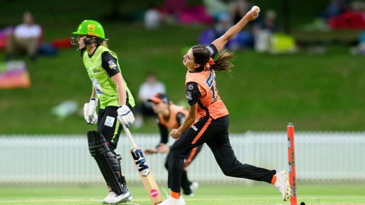 Teenage star Ainsworth helps Scorchers beat Thunder