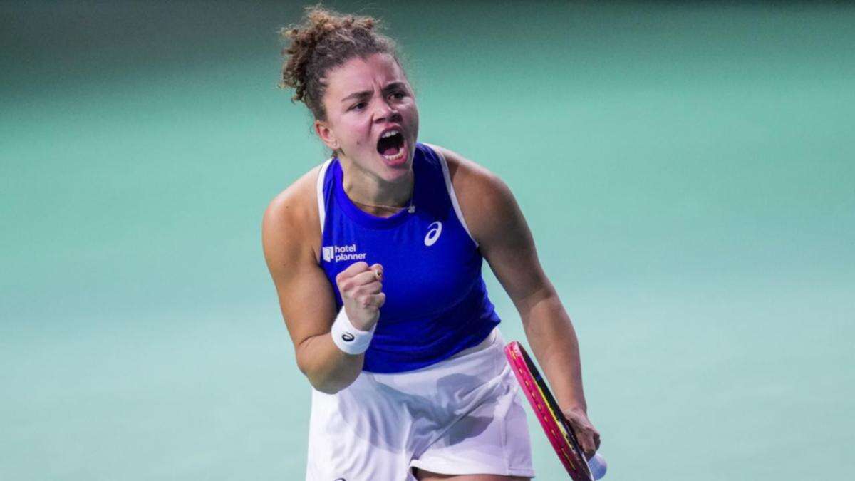 Paolini and Errani guide Italy into BJK Cup semi-finals