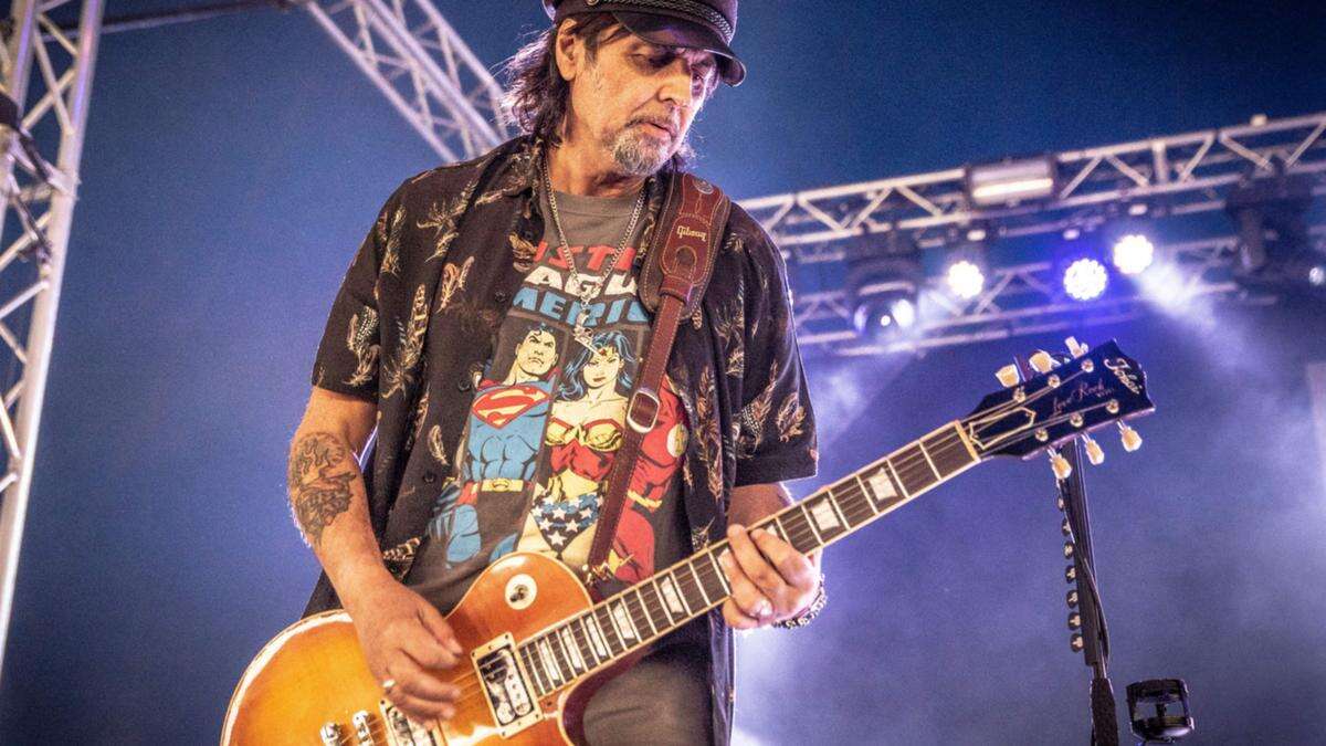 Motorhead rocker Phil Campbell hates fans filming entire concerts