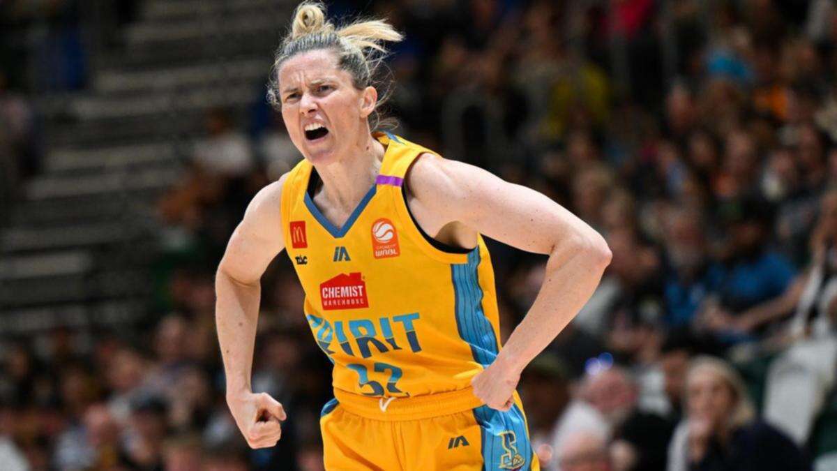 Whitcomb weaves magic to keep Bendigo unbeaten in WNBL